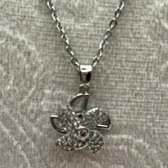 Fan Flower Spinning Windmill And Rhinestones Necklace Stainless Steel - Picture 14 of 16